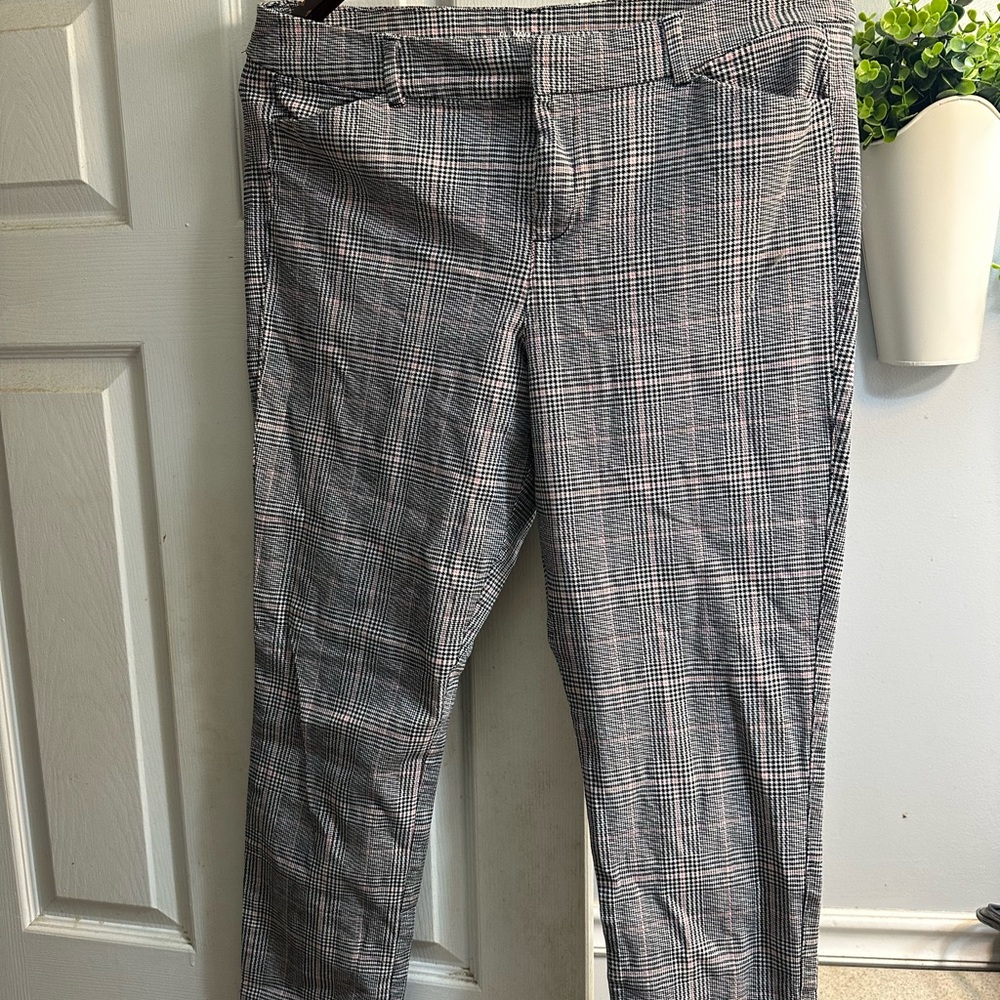 Old Navy Black and White Plaid Pants